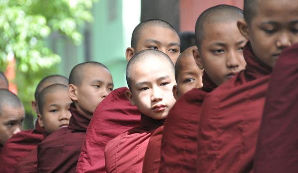 Rencontre avec un moine bouddhiste au Myanmar