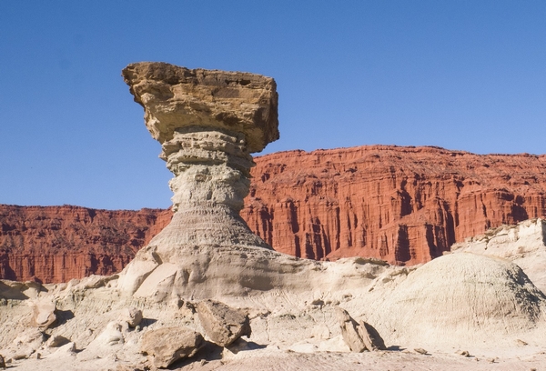 argentine - valle de la luna - Carlos Bohorquez on Pixabay 600.jpg