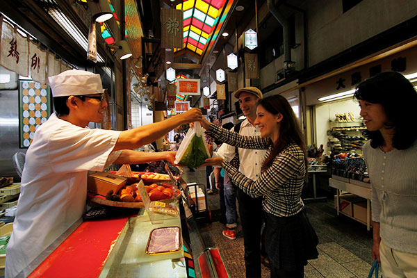 Visite du marché de Nishiki suivie d'un cours de cuisine japonaise