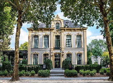 Majestueux hôtel du 19e siècle