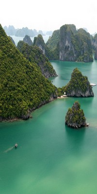 En bateau de luxe sur la baie d'Halong