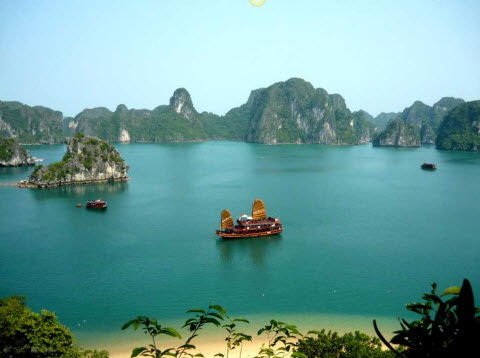 Voyage sur-mesure, En bateau de luxe sur la baie d'Halong
