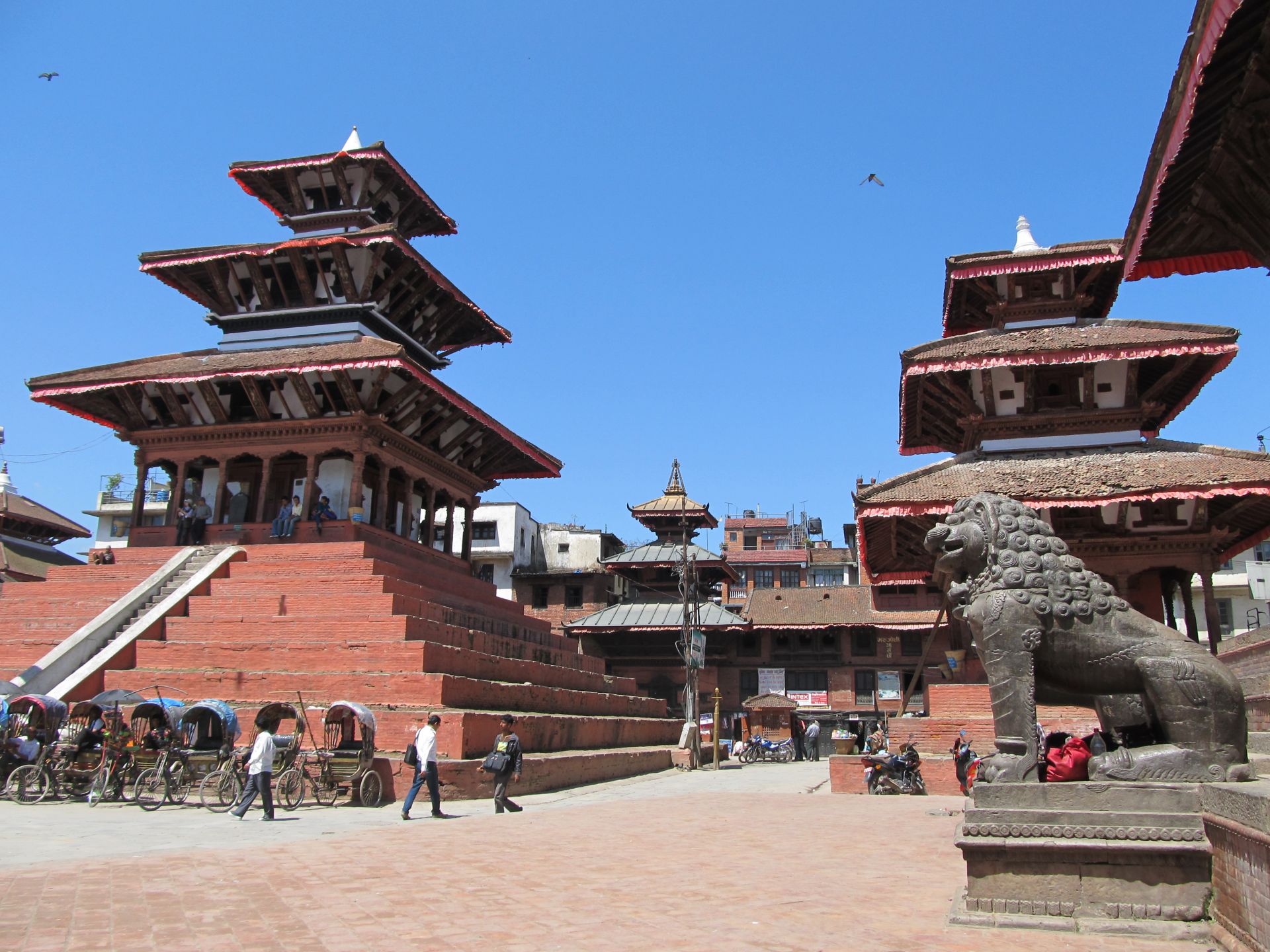 Les incontournables : vallée des temples, Pokhara et Chitwan