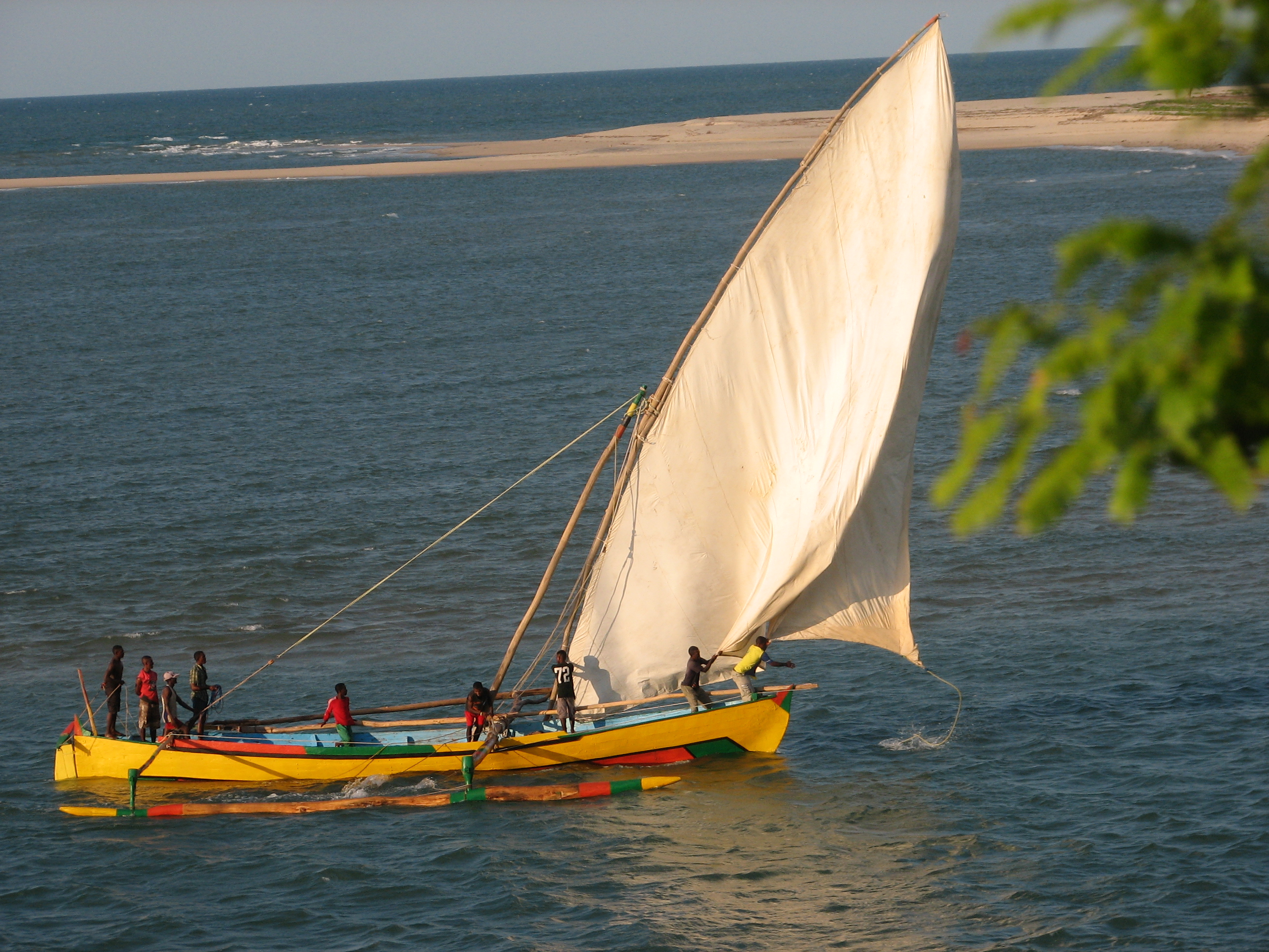 Croisière en boutre ou pirogue traditionnelle autour de Nosy Be