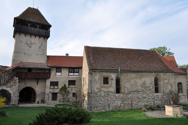 Logement dans une forteresse paysanne du XIIIe siècle